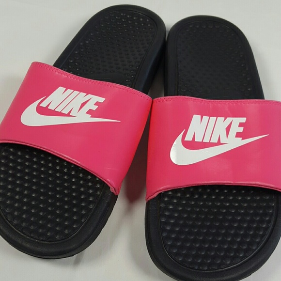 hot pink nike slides